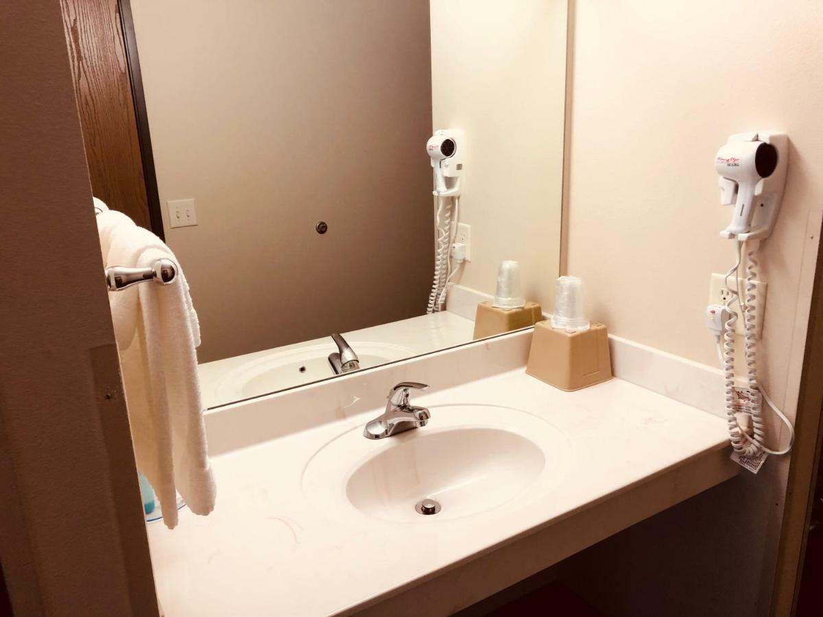 Shenandoah Inn & Suites Ngoại thất bức ảnh