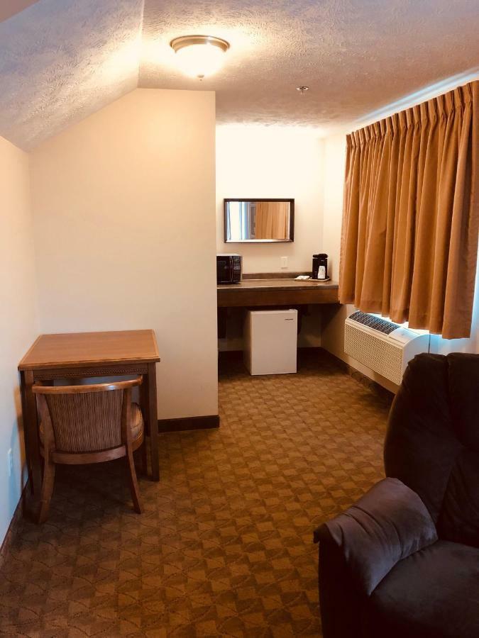 Shenandoah Inn & Suites Ngoại thất bức ảnh
